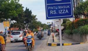 Diduga RS Izza Bangun Trotoar Habiskan Bahu Jalan