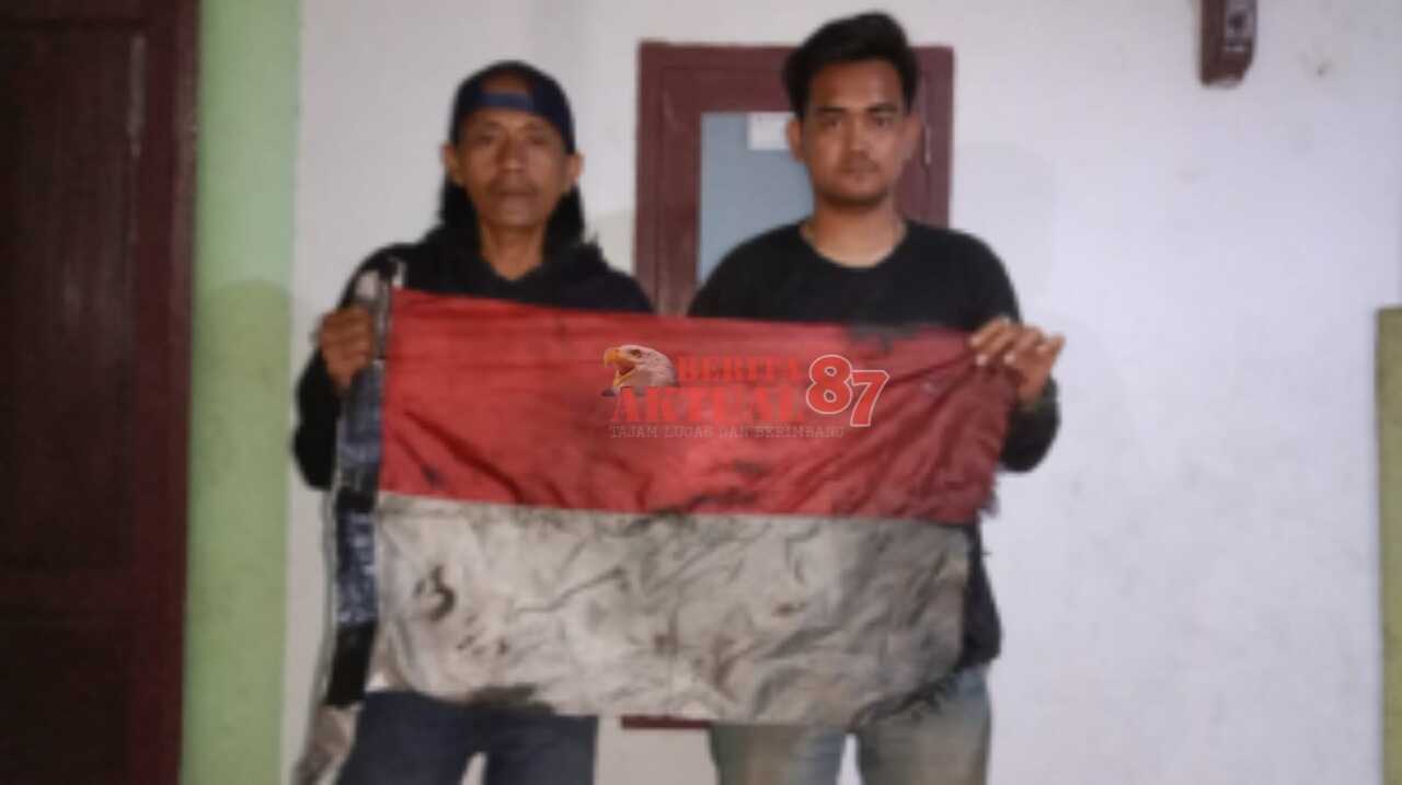 Diduga Oknum Crew PO AMT Trans Jadikan Bendera Merah Putih Lap Oli Dalam Perbaikan Kendaraan