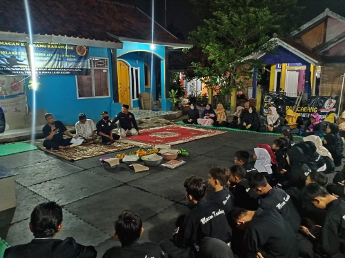 Serempak di 30 Kecamatan, Pesilat Rayakan Hari Jadi Karawang dengan Do'a Bersama dan Potong Tumpeng