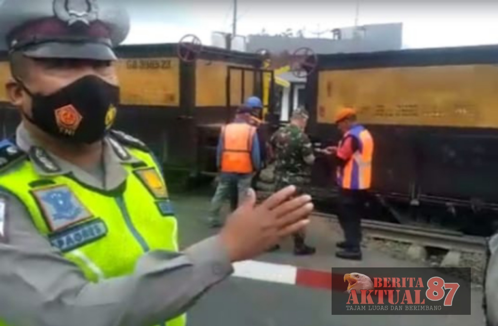 Anjlok Kereta Api Barang Di Perlintasan Kadungora Garut