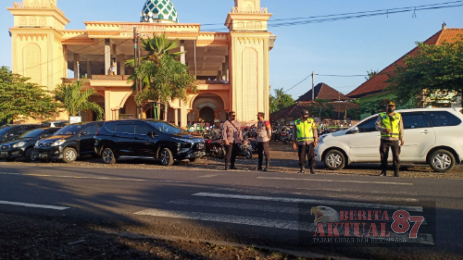 Pengamanan Saat Sholat ied Terhadap Warga di Wilkumnya Dilakukan Polsek Pekutatan-Polres Jembrana